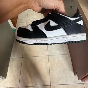Toddler 8c Nike panda dunks